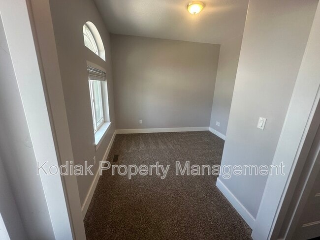 Building Photo - 7555 S 1740 E