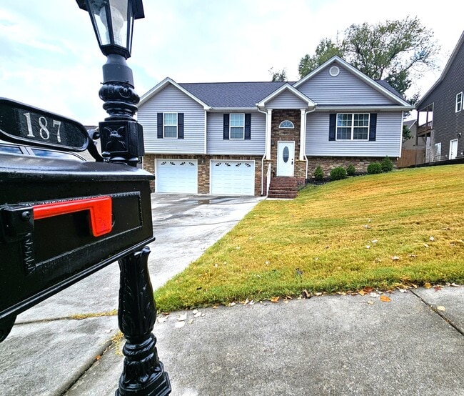 Building Photo - 187 Willowbrook Dr