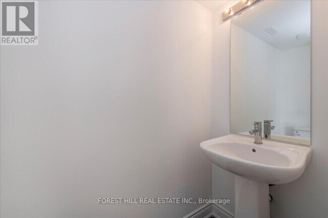 Photo du bâtiment - 119 Marina Village Dr