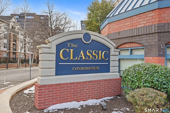 Building Photo - 25 Forest St