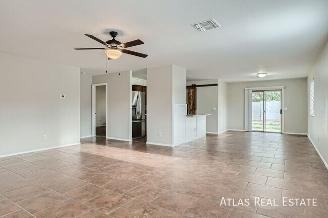 Building Photo - 2 WEEKS FREE RENT IF MOVED IN BY 4/30! 3 b...
