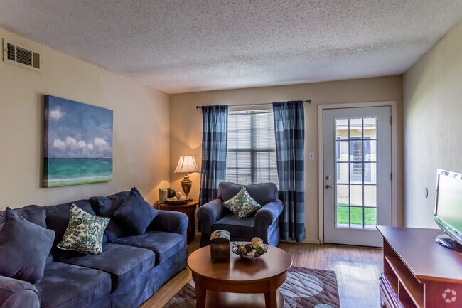 2HAB, 1.5BA - 950 ft² - Sala de estar - Grahamwood Place Apartments