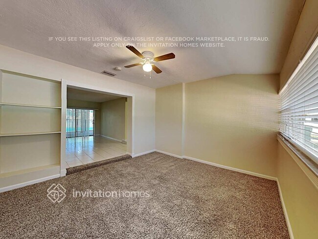 Building Photo - 3820 S Lake Terrace