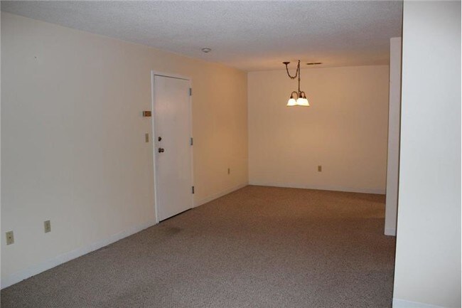 Foto del edificio - 2412 Franklin Crossing Rd