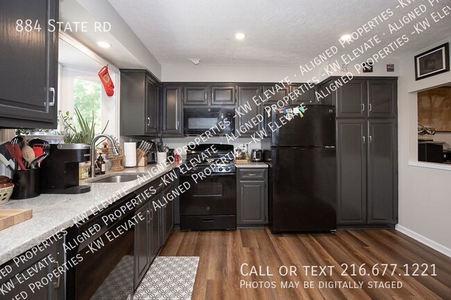 Building Photo - Spacious Multi Floor 3 Bed, 3 Bath Home!