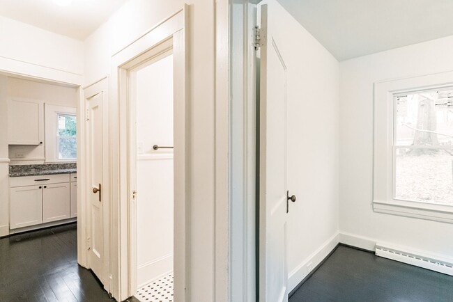 Building Photo - BRAND NEW RENOVATED HOME!