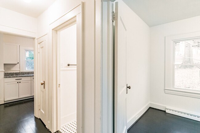 Foto del edificio - BRAND NEW RENOVATED HOME!