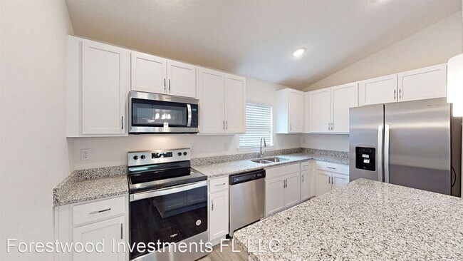 Foto del edificio - 3 br, 2 bath House - 35 Pine Crest Ln