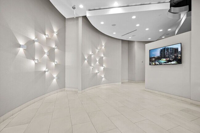 Building Photo - 250 Pharr Rd NE