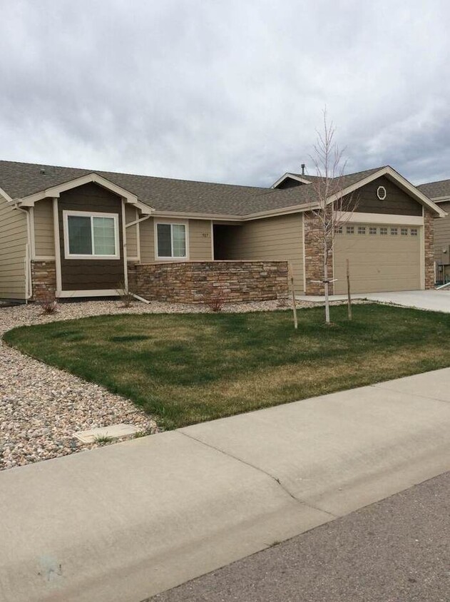 Foto principal - Beautiful 3 bed 2 bath Ranch-Style Home wi...