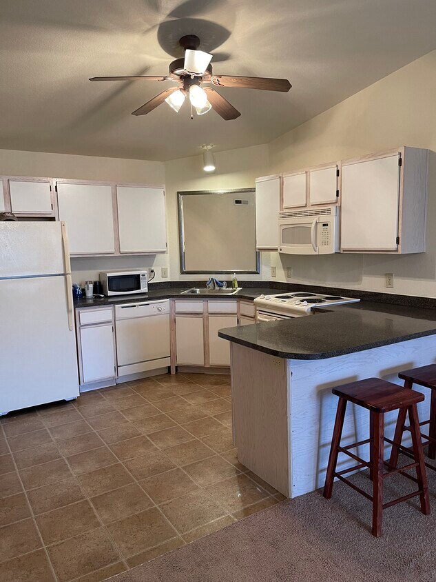 Foto principal - 4821 Clark Ln