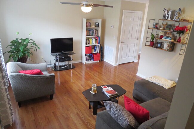 Foto del edificio - 2 Bedroom / 2.5 Bath Condo Johnson City, TN