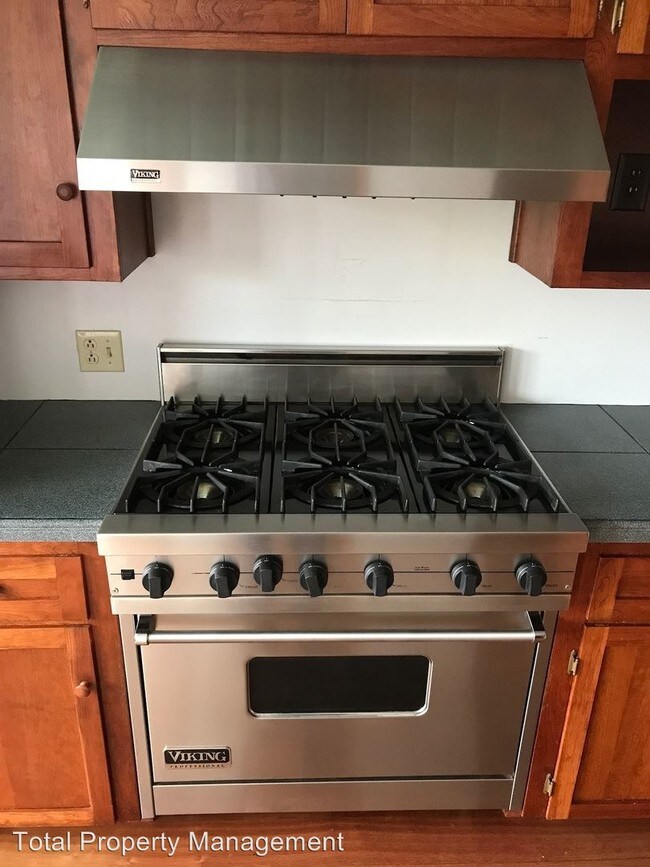 Foto del edificio - 3 br, 2 bath House - 558 N Gem St