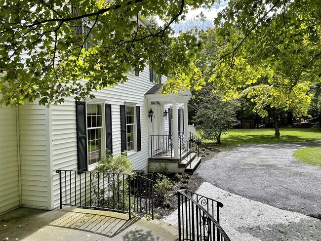 Foto del edificio - 39 Oak Hill Dr