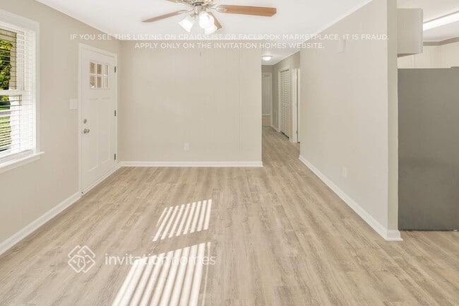 Building Photo - 1424 Sherwood Dr