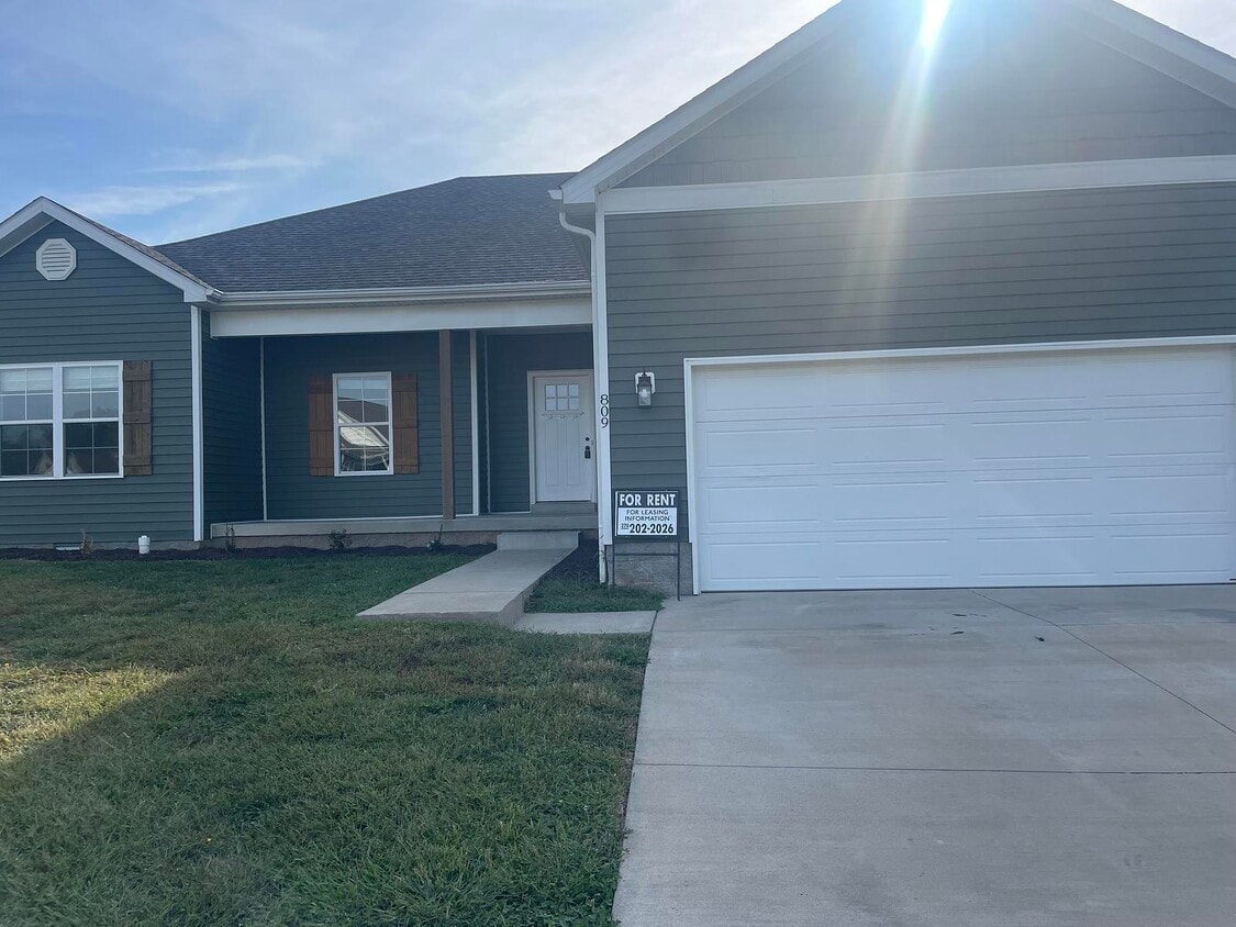 Foto principal - 809 Alpine Pine St