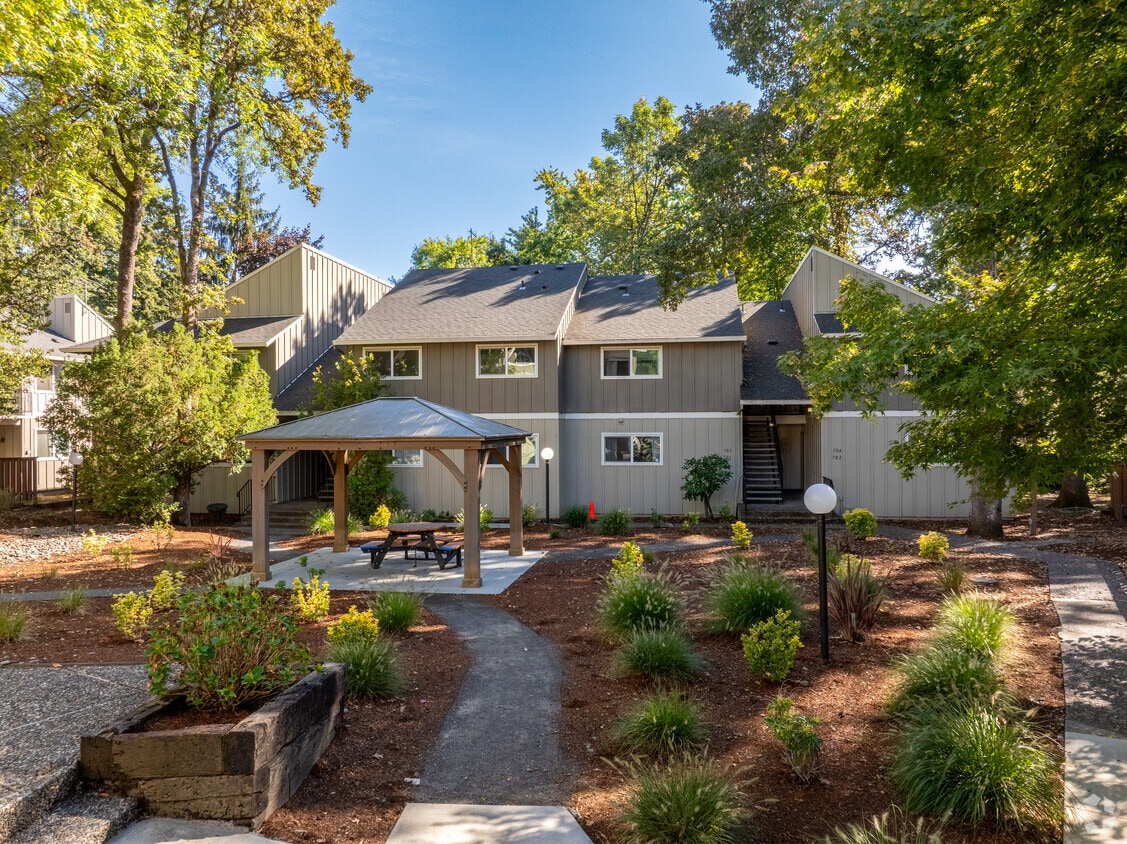 Primary Photo - Gem Lane Village