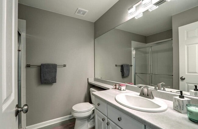 Foto del edificio - 2850 W Centennial Dr