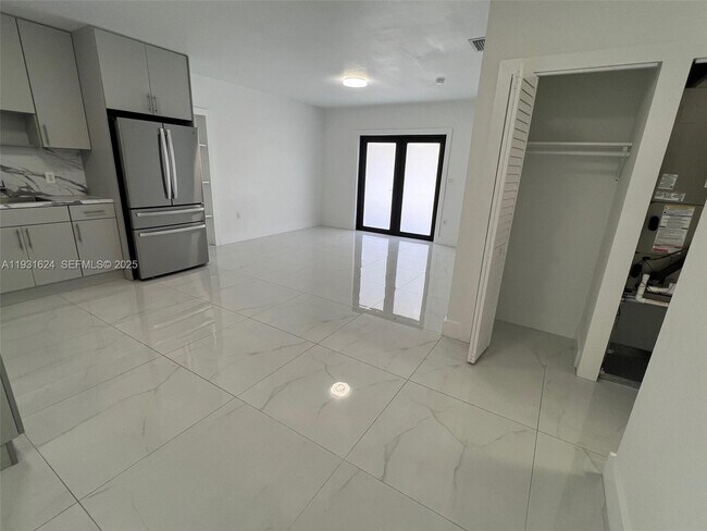 Foto del edificio - 5470 W 8th Ln