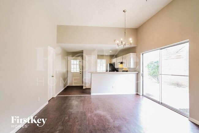Foto del edificio - 5430 Santrey Dr