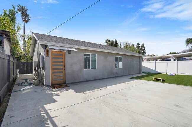 Building Photo - 7421 Nestle Ave