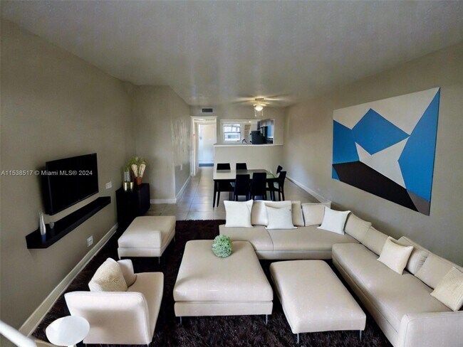 Foto del edificio - 861 NE 209th Terrace