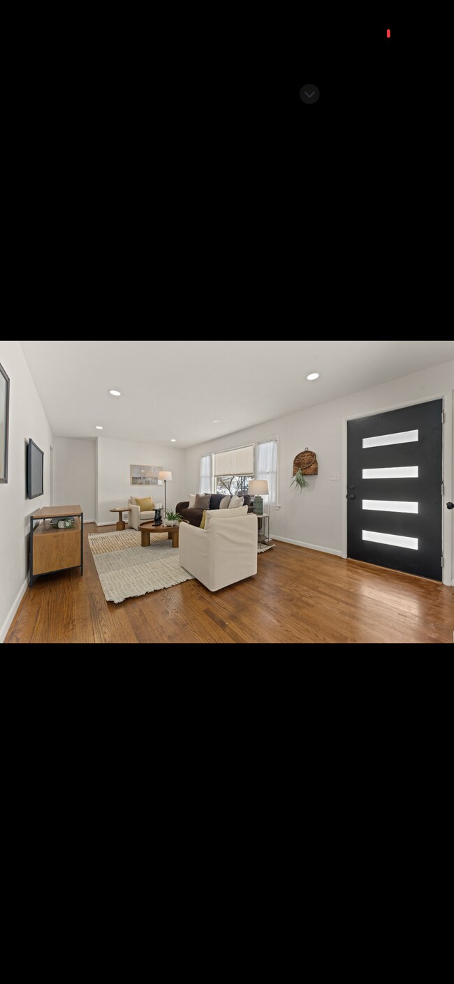 Foto del edificio - 810 Shady Ln
