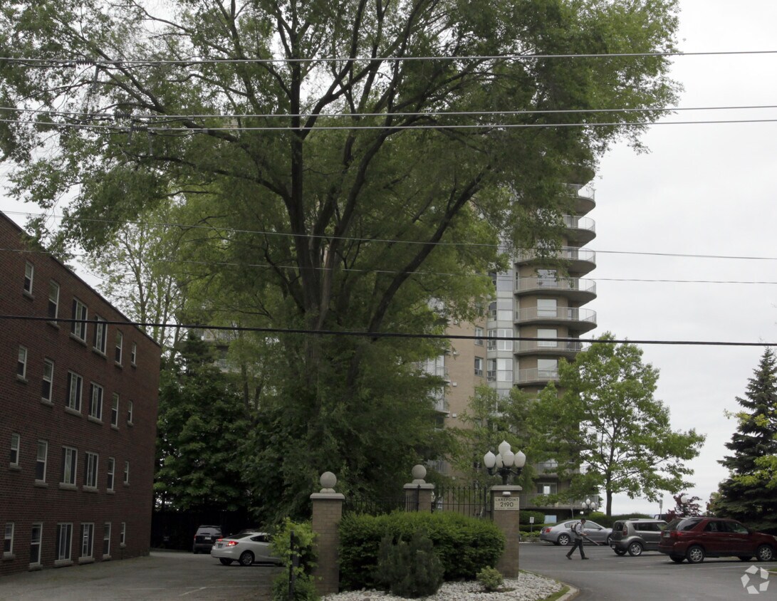 Photo du bâtiment - Lakepoint