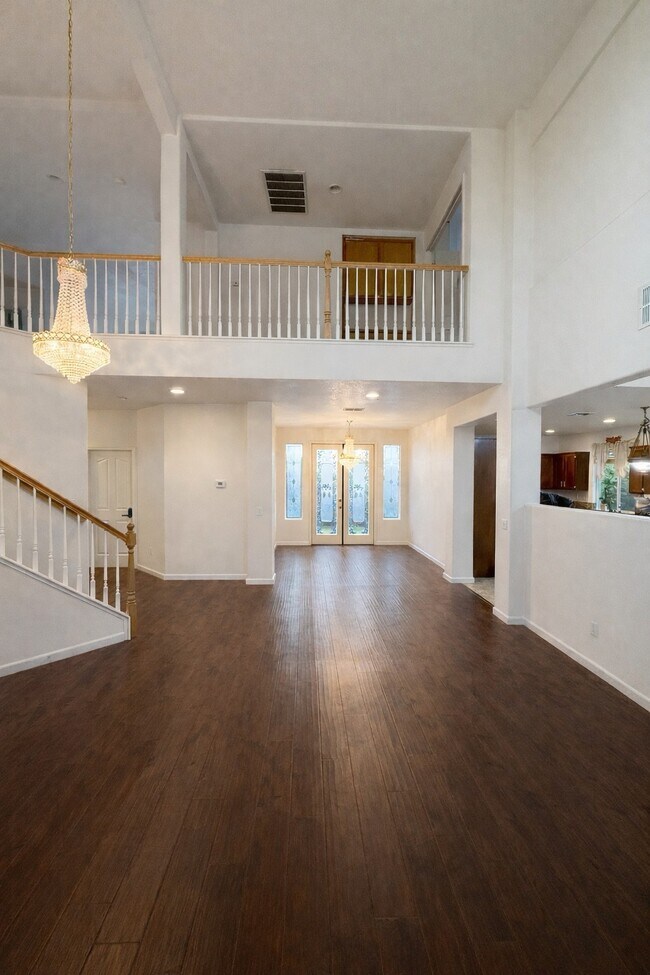 Foto del edificio - 632 Fisher Cir