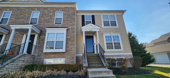 Building Photo - 5637 Crystal Falls St