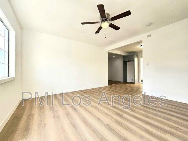 Building Photo - 4221 Live Oak St