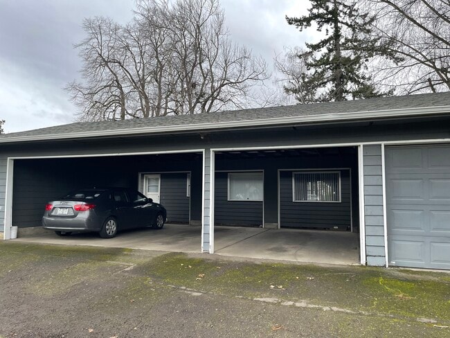 Building Photo - 1982 Broadway St NE