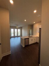 Building Photo - 111 Town Pl