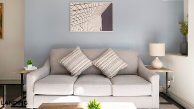 Building Photo - 777 Preston St