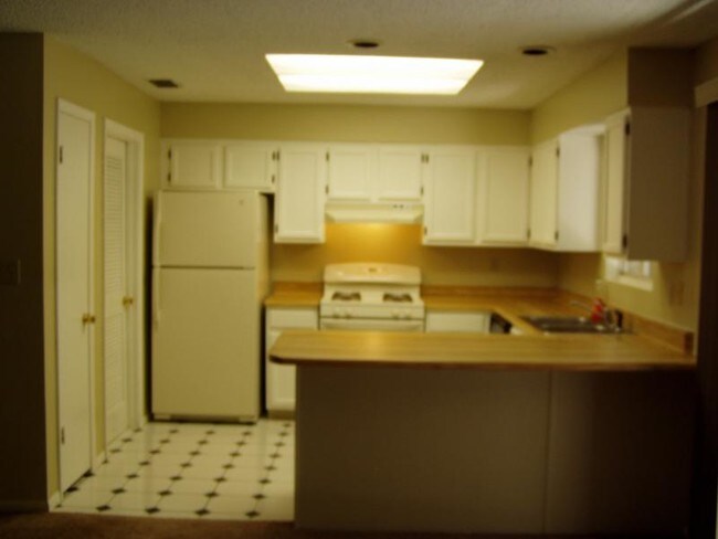 Building Photo - 12 Matawan Cir SE