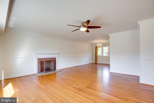 Building Photo - 6508 Dryden Dr