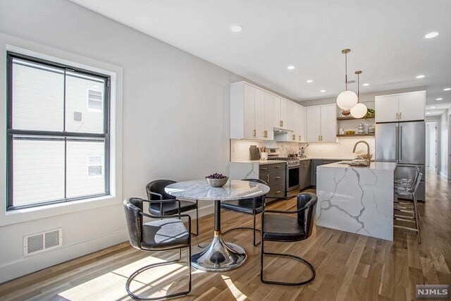 Foto del edificio - 77 Clerk St