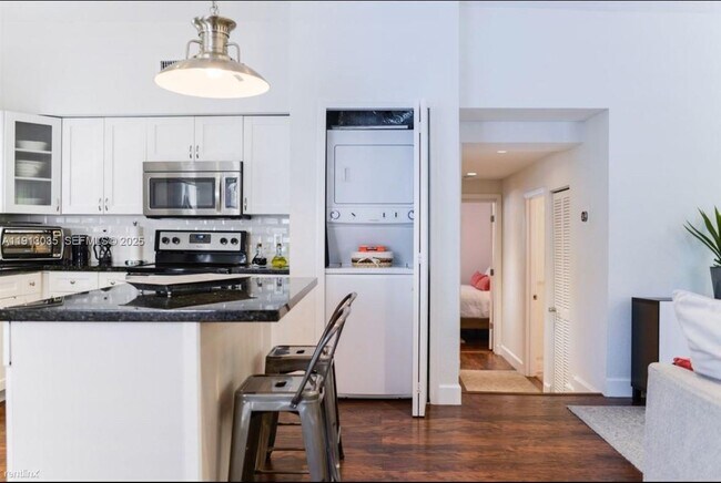 Foto del edificio - 7611 Abbott Ave