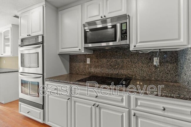 Building Photo - 1244 Royal Oaks Dr