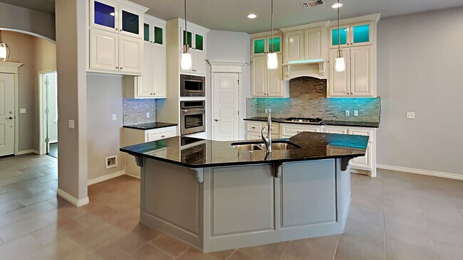 Foto del edificio - Beautiful 4 Bed 2 Bath Home in Mustang Sch...