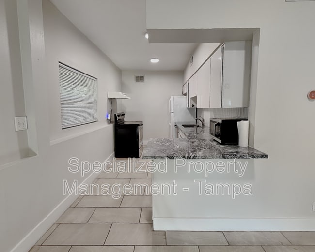 Photo - 3801 1/2 W Palmira Ave House