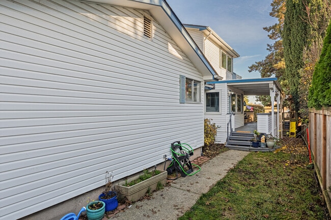 Foto del edificio - 6807 Aurora Ave N