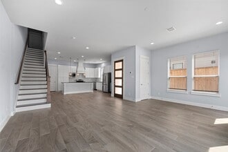 Building Photo - 1606 Westside Gardens Ln