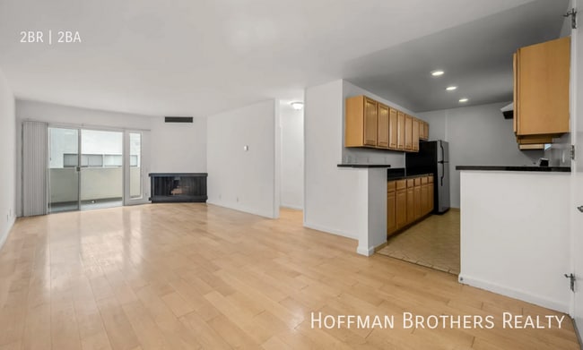 Building Photo - 1033 3rd St