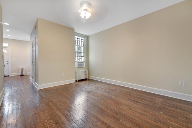 Foto del edificio - 618 Columbia Rd NW