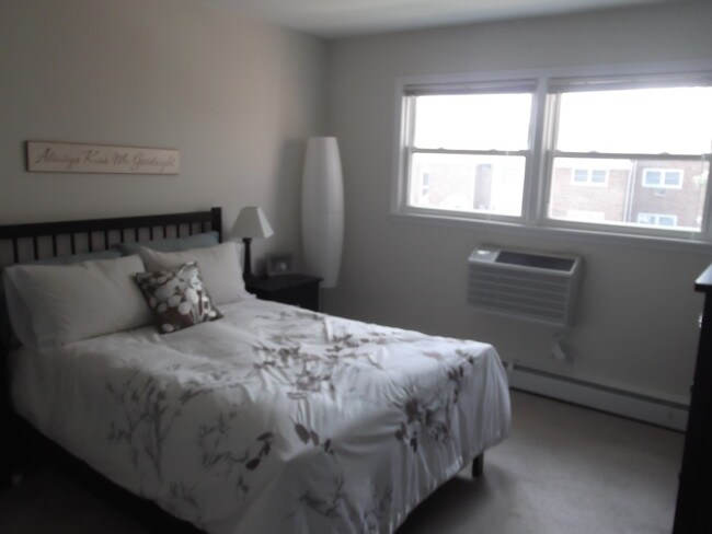 Foto del edificio - 518 W Miner St