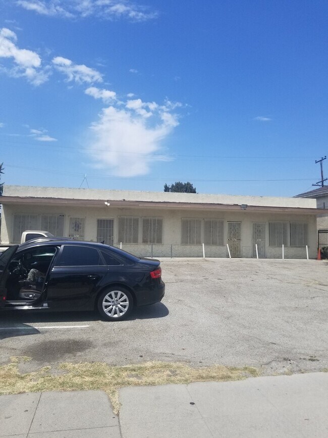 Building Photo - 2305 W Compton Blvd