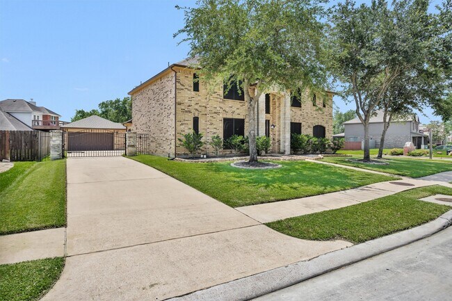 Building Photo - 2944 Auburn Woods Dr