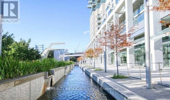 Building Photo - 12 Bonnycastle St