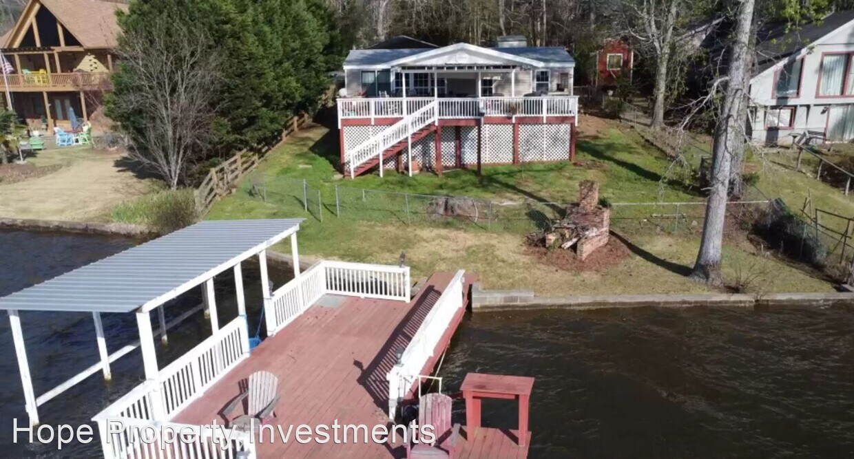 Primary Photo - 3 br, 2 bath House - 1165 W Pine Lake Dr